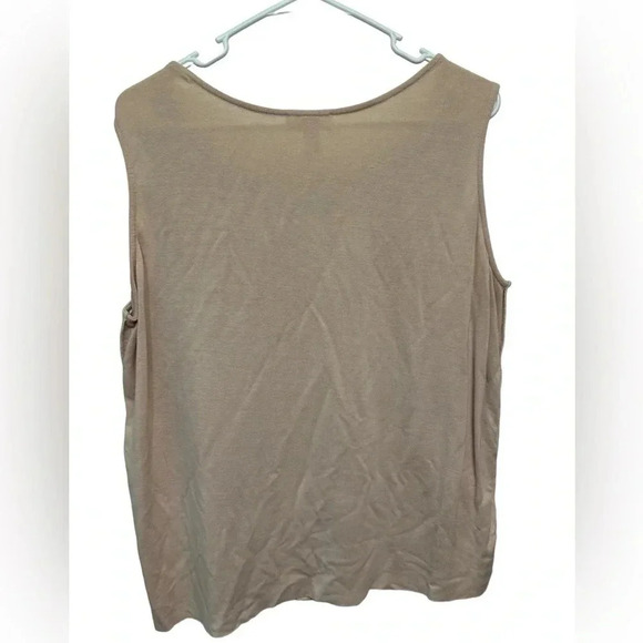 Liberty Garden beige laser cut pattern sleeveless top NWOT - Picture 2 of 8